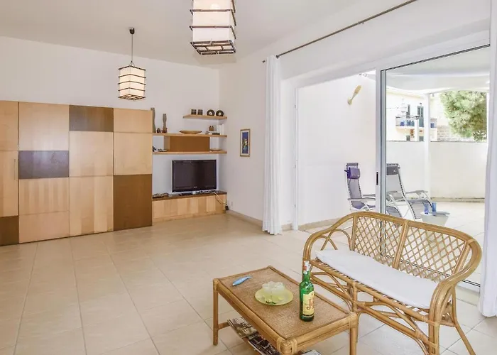 2 Bedroom Cozy In Feriehus Marina di Ragusa